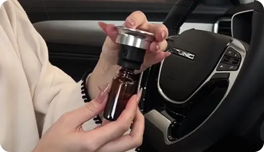 Заполните капсулу ароматом